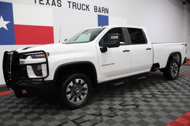 Used 2022 Chevrolet Silverado 2500 Custom w/ Custom Value Package AWD/4WD image 2