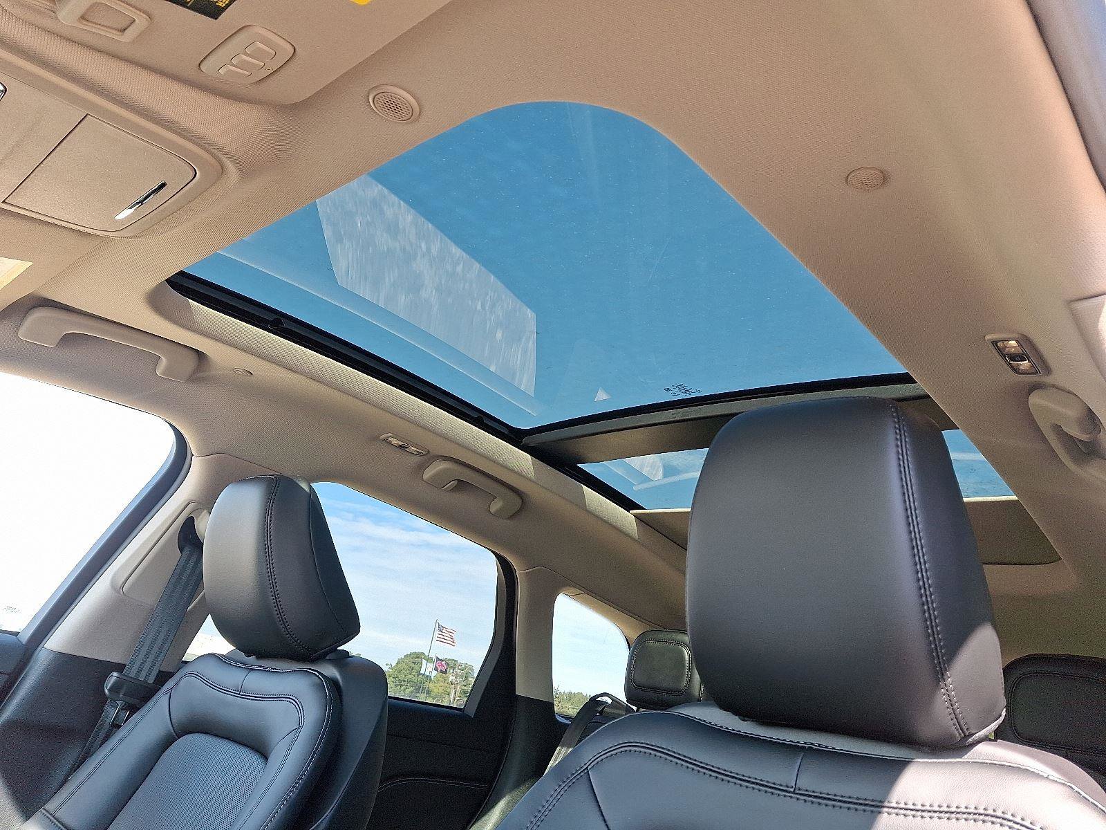 New 2026 Lincoln Corsair Reserve w/ Jet Appearance Package image 9