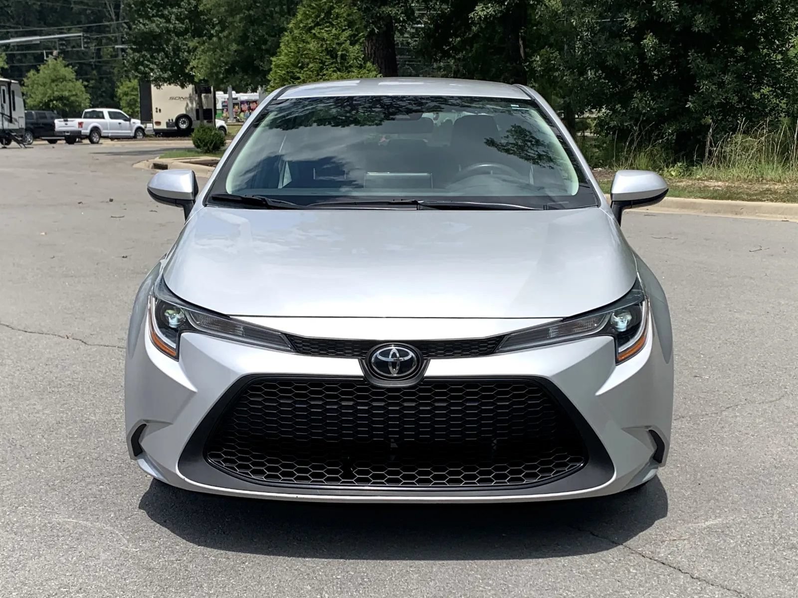 Used 2021 Toyota Corolla LE FWD image 2