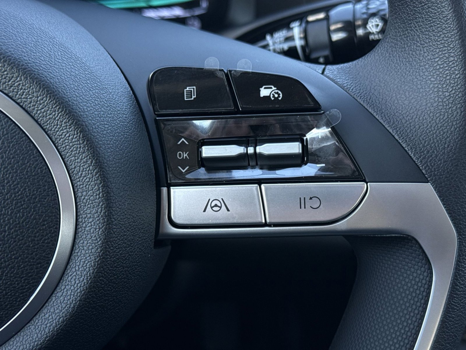 New 2026 Hyundai Elantra Hybrid FWD image 23