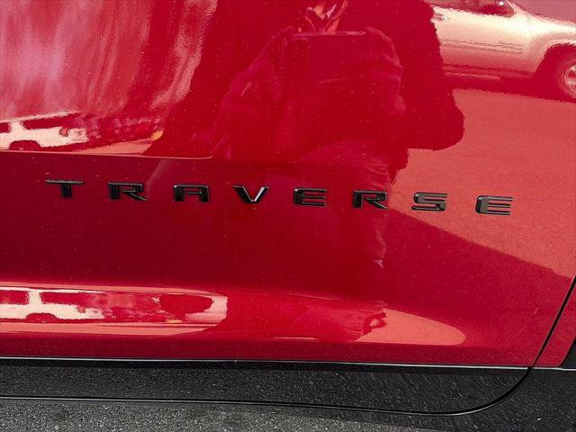 New 2026 Chevrolet Traverse RS w/ LPO, Floor Liner Package FWD image 17