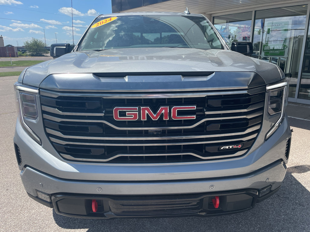 Used 2024 GMC Sierra 1500 AT4 w/ Technology Package image 8