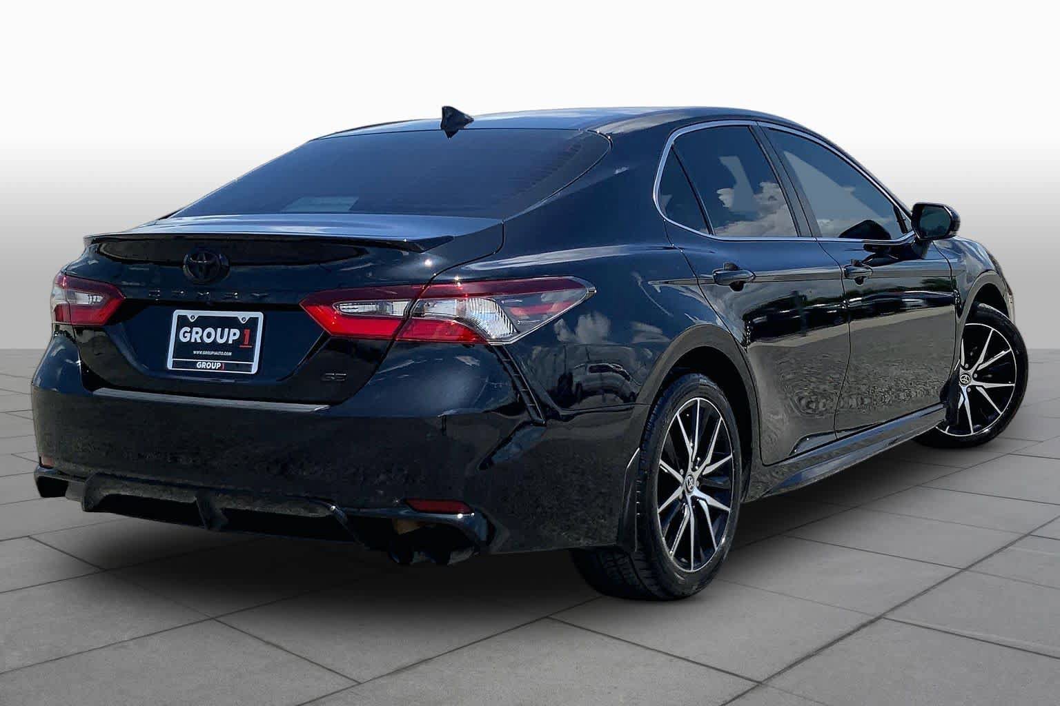 Used 2023 Toyota Camry SE FWD image 13