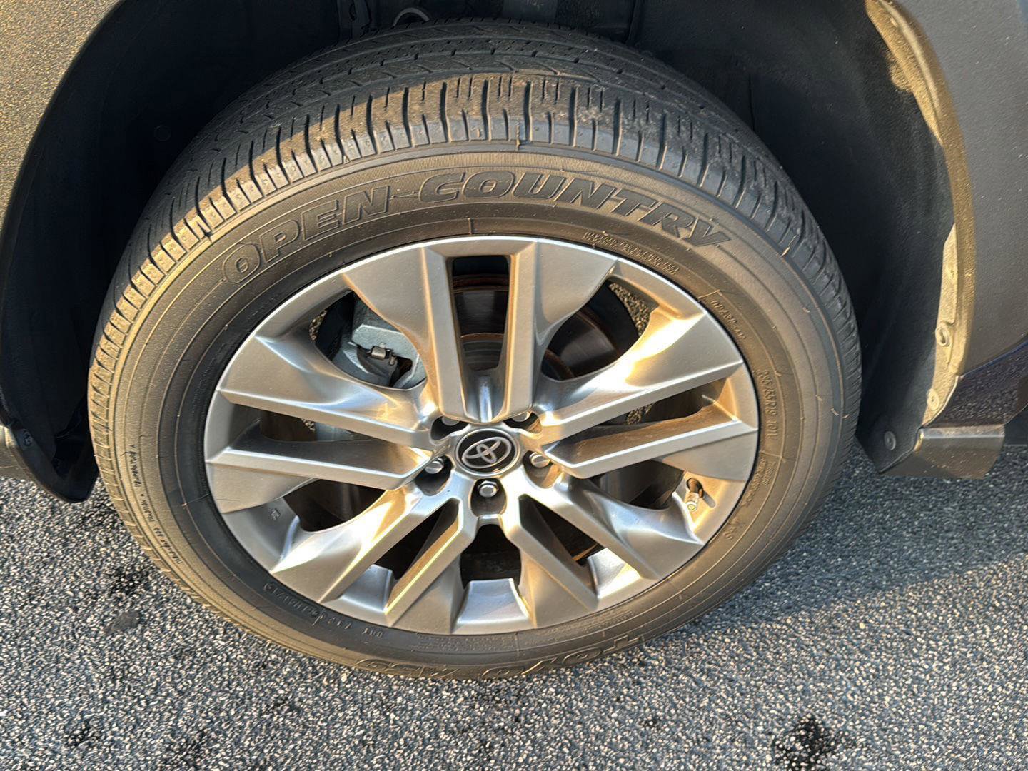 Used 2022 Toyota RAV4 Limited image 33