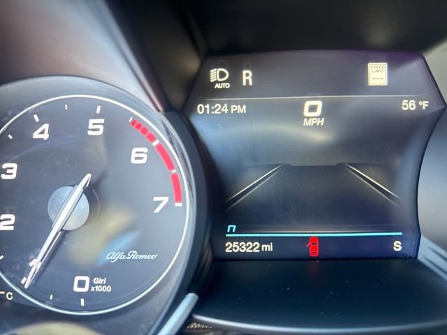 Used 2022 Alfa Romeo Giulia Veloce image 16