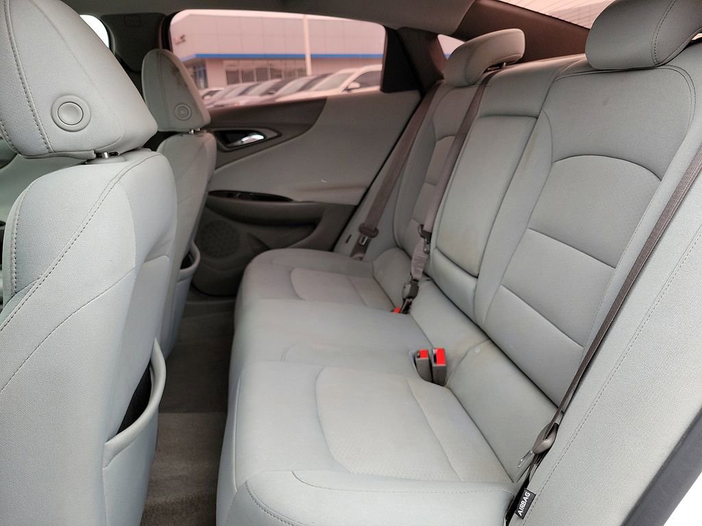 Used 2018 Chevrolet Malibu LT w/ Driver Confidence Package FWD image 16