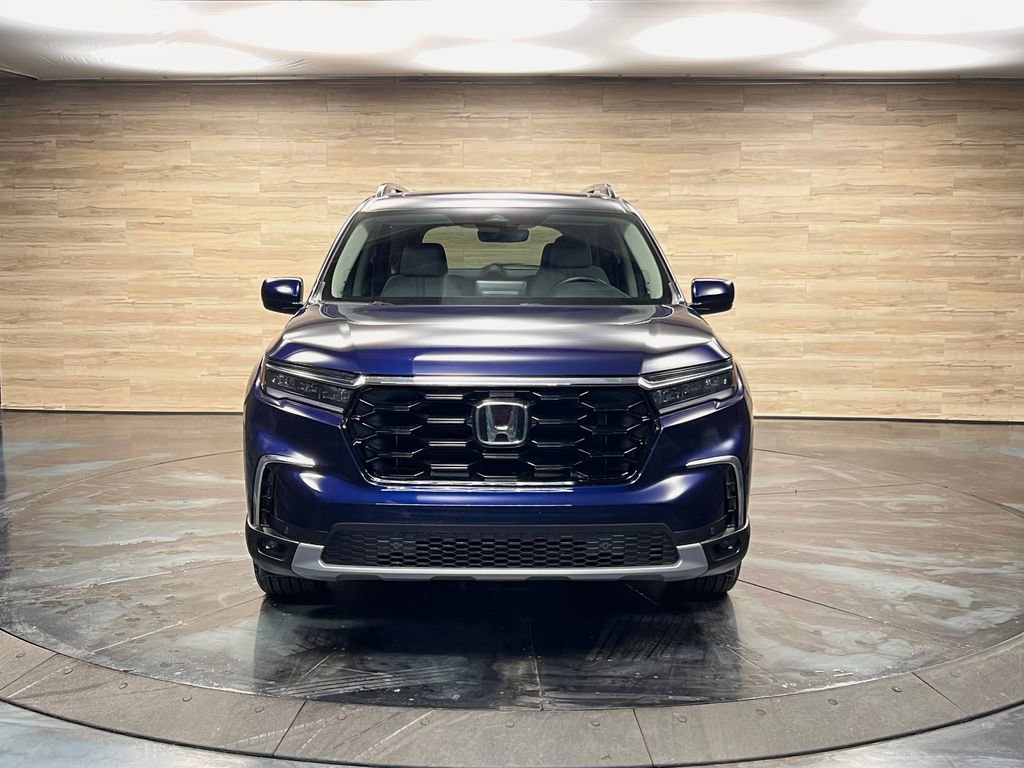 Used 2025 Honda Pilot Touring image 8