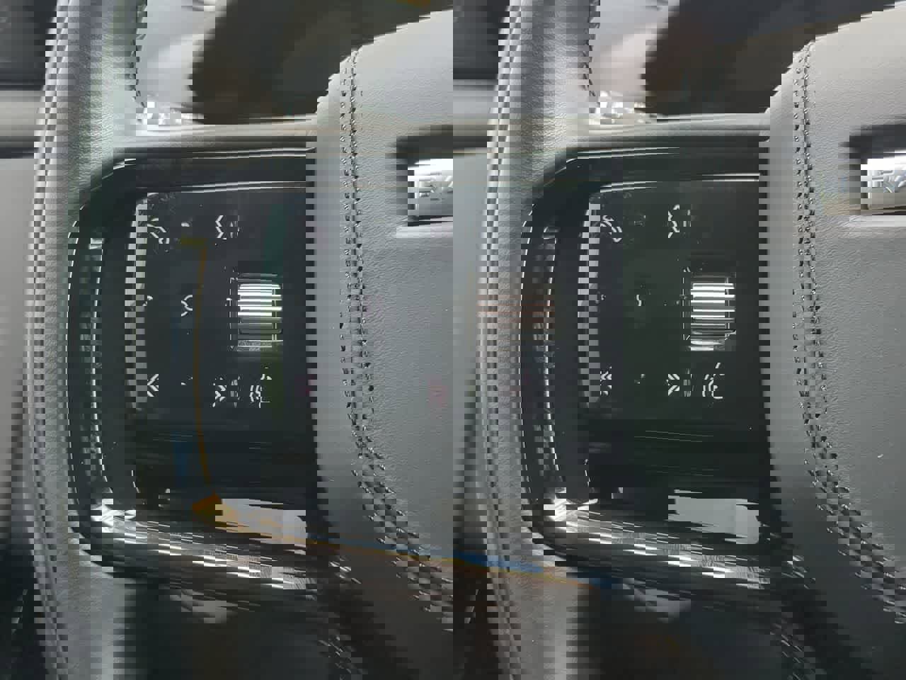 Certified 2024 Land Rover Range Rover Velar Dynamic SE image 25