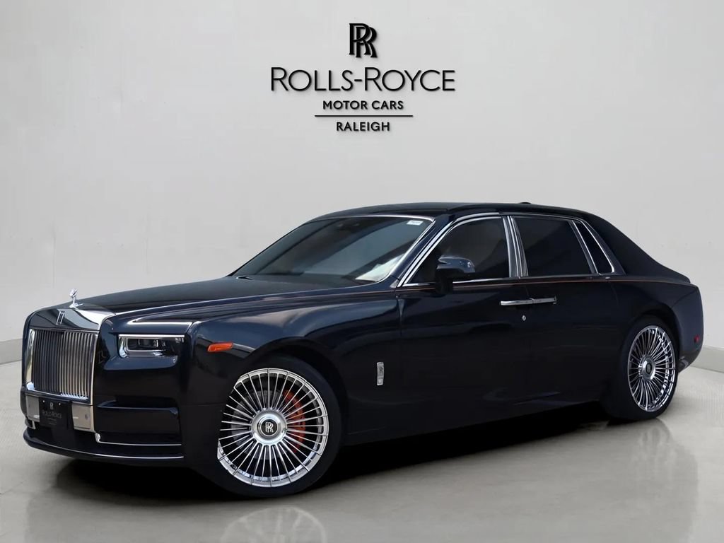 Used 2024 Rolls-Royce Phantom Sedan w/ The Phantom Package RWD image 5