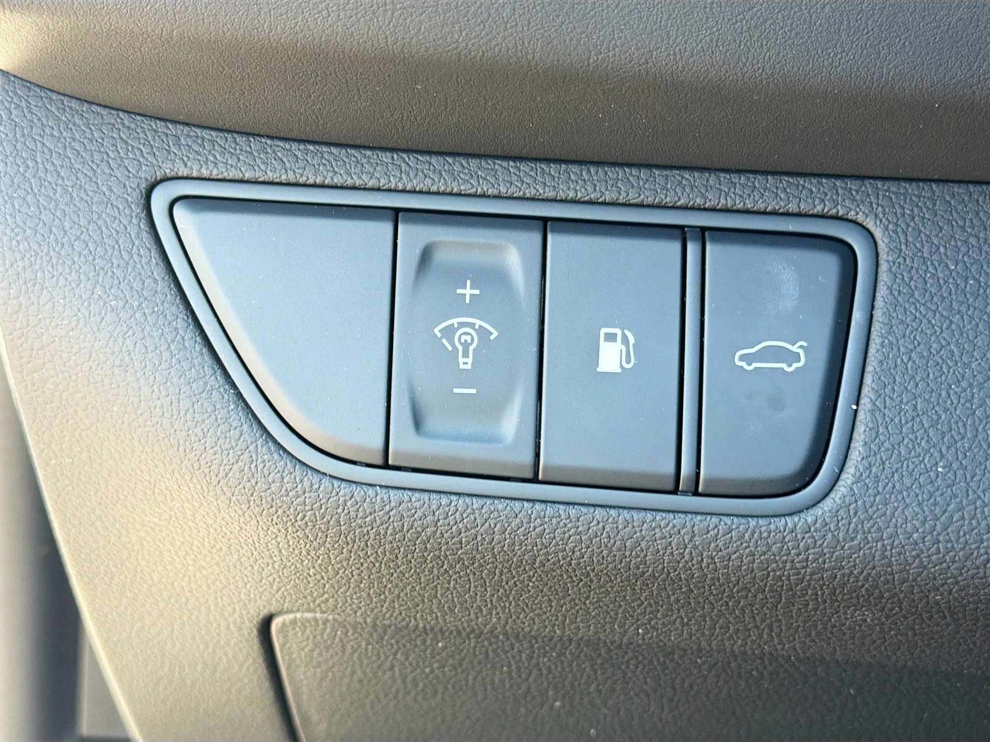 Used 2024 Genesis G70 2.5T w/ Sport Prestige Package image 33