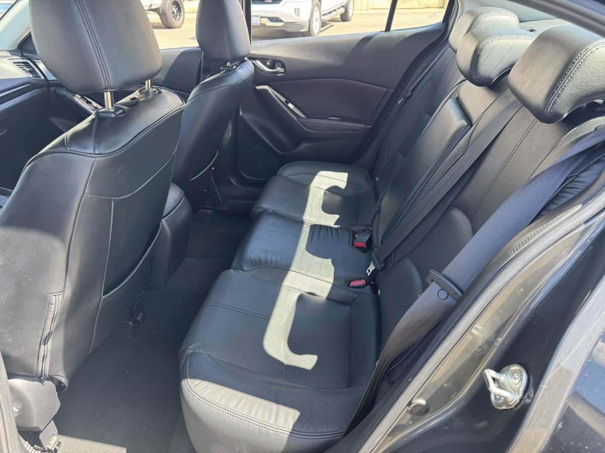 Used 2017 MAZDA MAZDA3 Grand Touring FWD image 17
