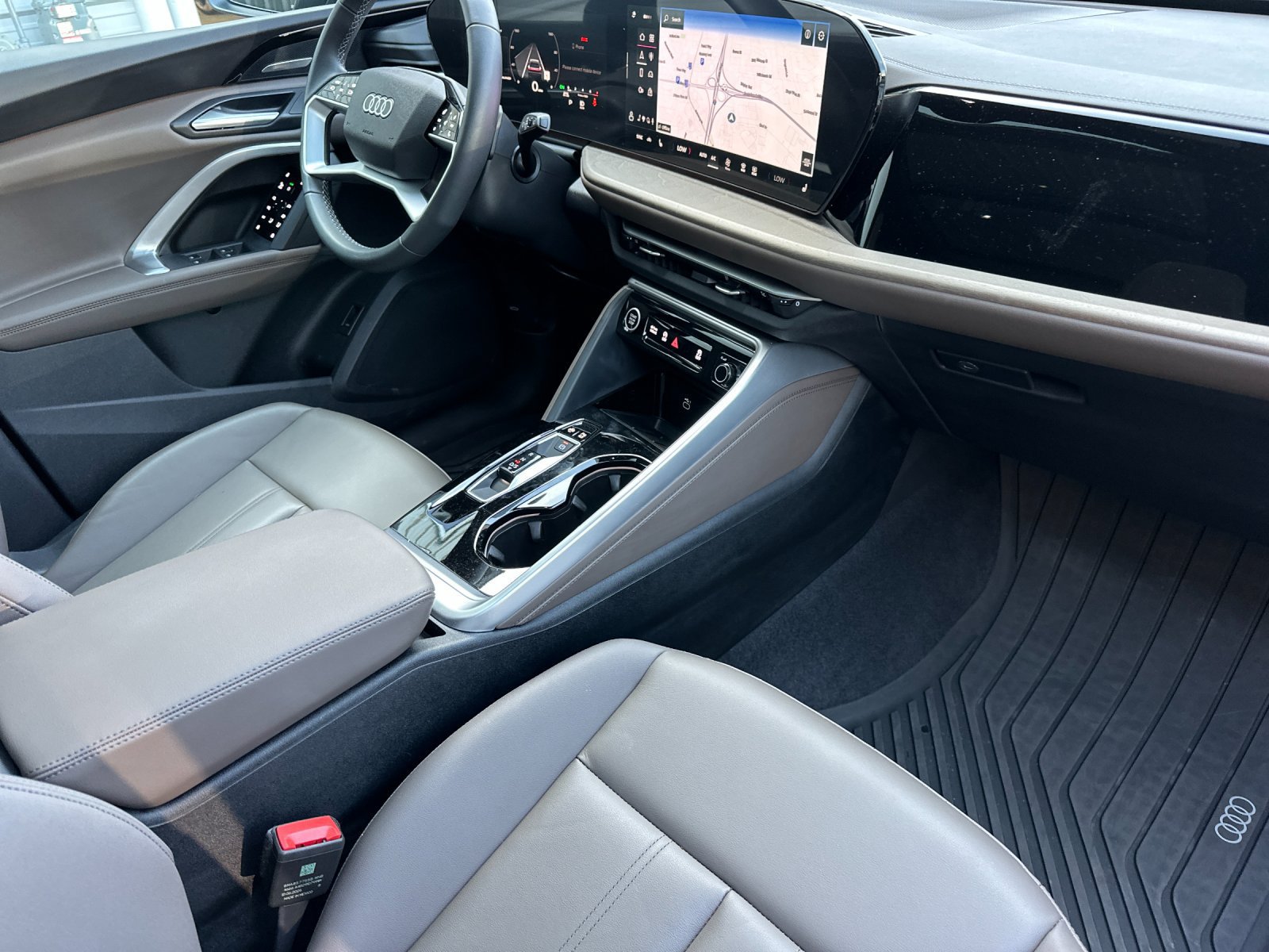 Used 2025 Audi Q5 Premium Plus w/ Premium Plus AWD/4WD image 17