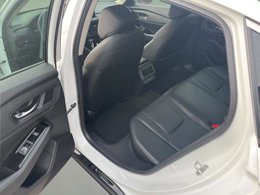 Used 2024 Honda Accord Touring image 10