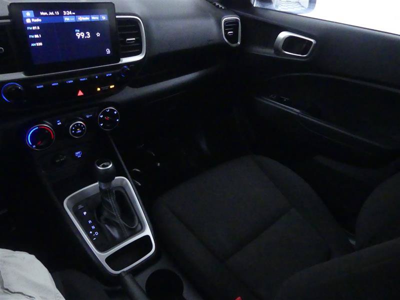 Used 2021 Hyundai Venue SE FWD image 12