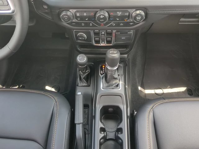 New 2026 Jeep Wrangler Unlimited Sahara AWD/4WD image 21