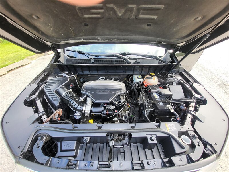 Used 2018 GMC Acadia SLT w/ LPO, Floor Liner Package FWD image 37