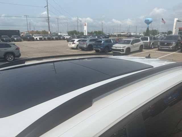 Used 2023 Volkswagen Atlas SEL R-Line AWD/4WD image 10