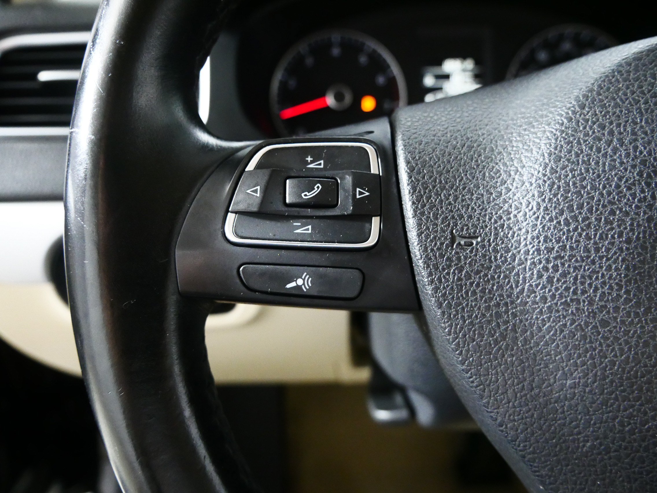 Used 2014 Volkswagen Jetta SE FWD image 27