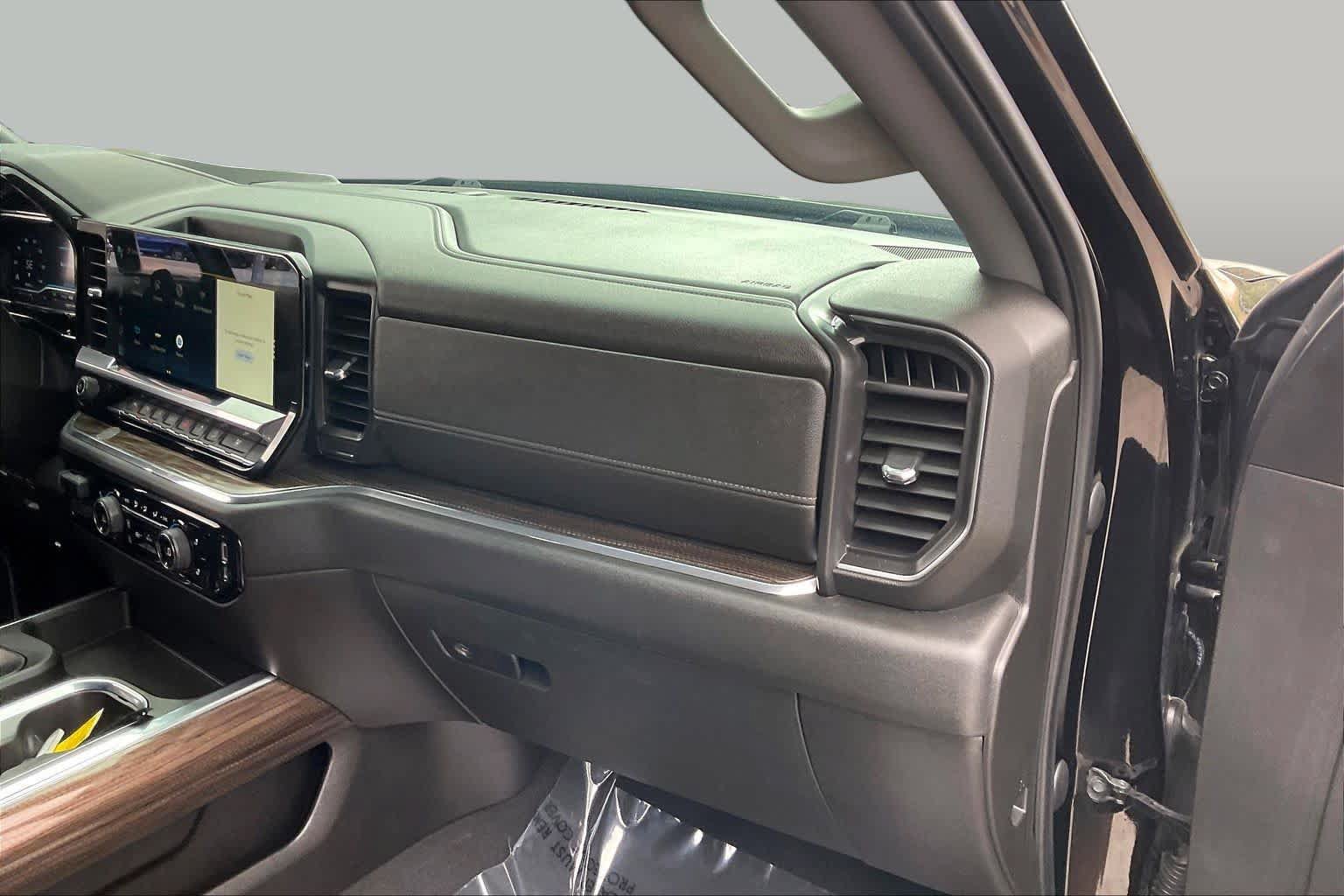 Used 2023 Chevrolet Silverado 1500 RST AWD/4WD image 18