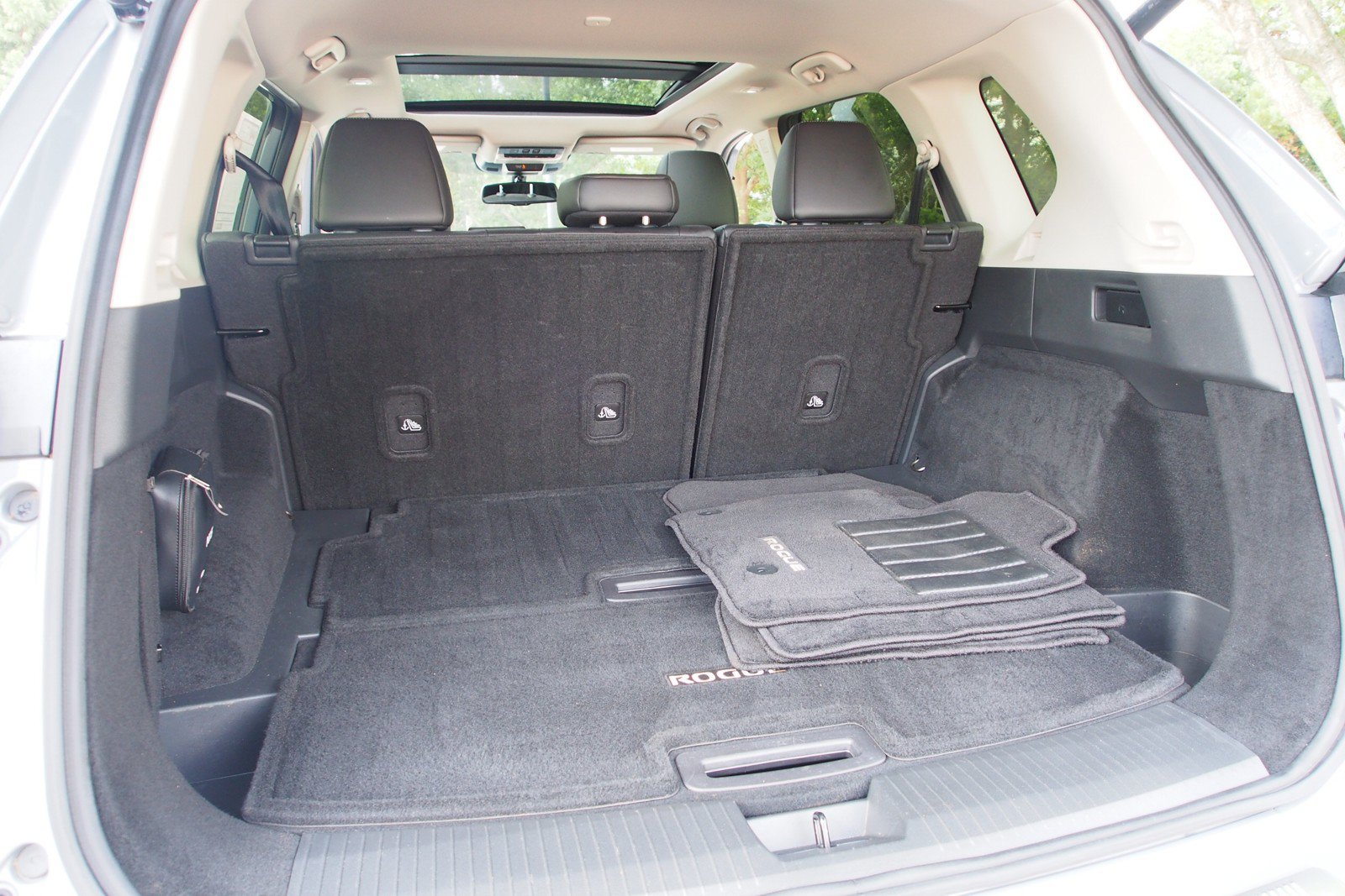 Used 2024 Nissan Rogue Platinum FWD image 16