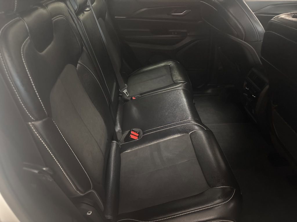Used 2023 Jeep Grand Cherokee Altitude AWD/4WD image 29