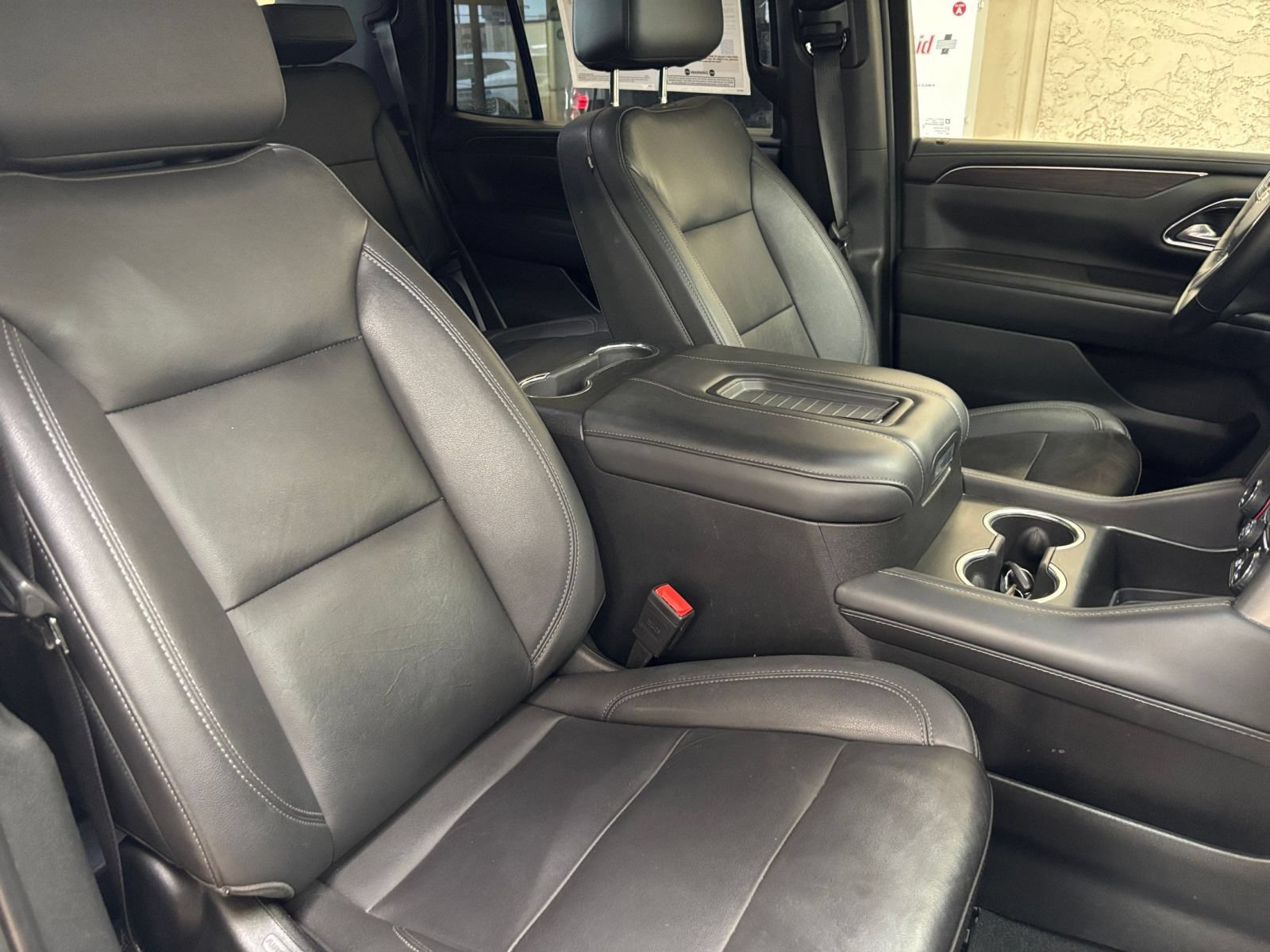 Used 2024 Chevrolet Tahoe LT w/ Luxury Package RWD image 39