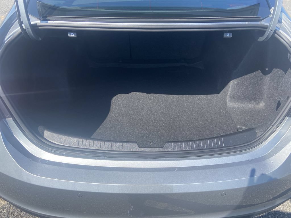 Used 2024 Chevrolet Malibu LT FWD image 24