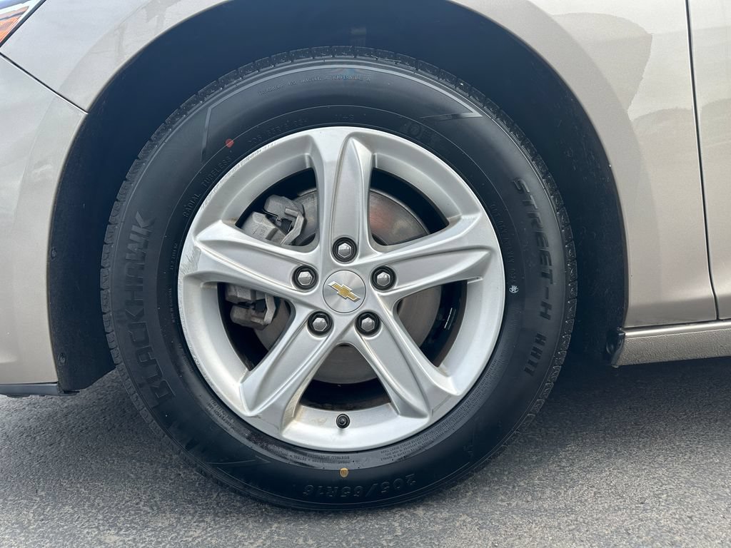 Used 2022 Chevrolet Malibu LT FWD image 12