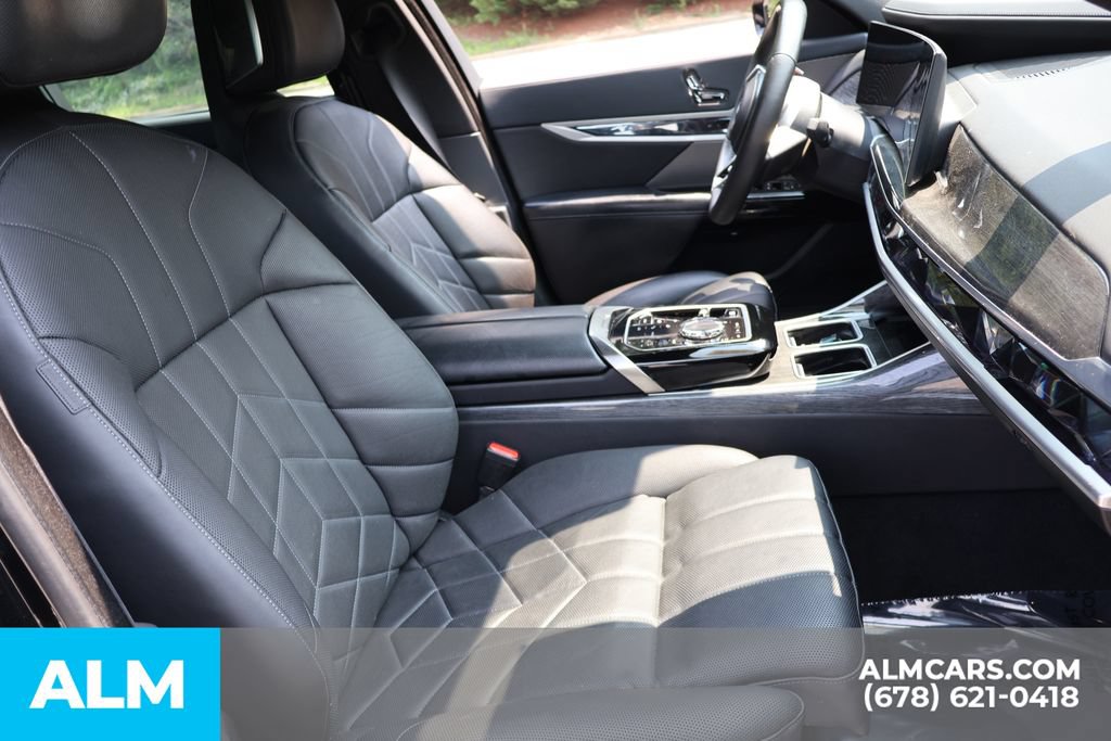 Used 2023 BMW i7 xDrive60 AWD/4WD image 29
