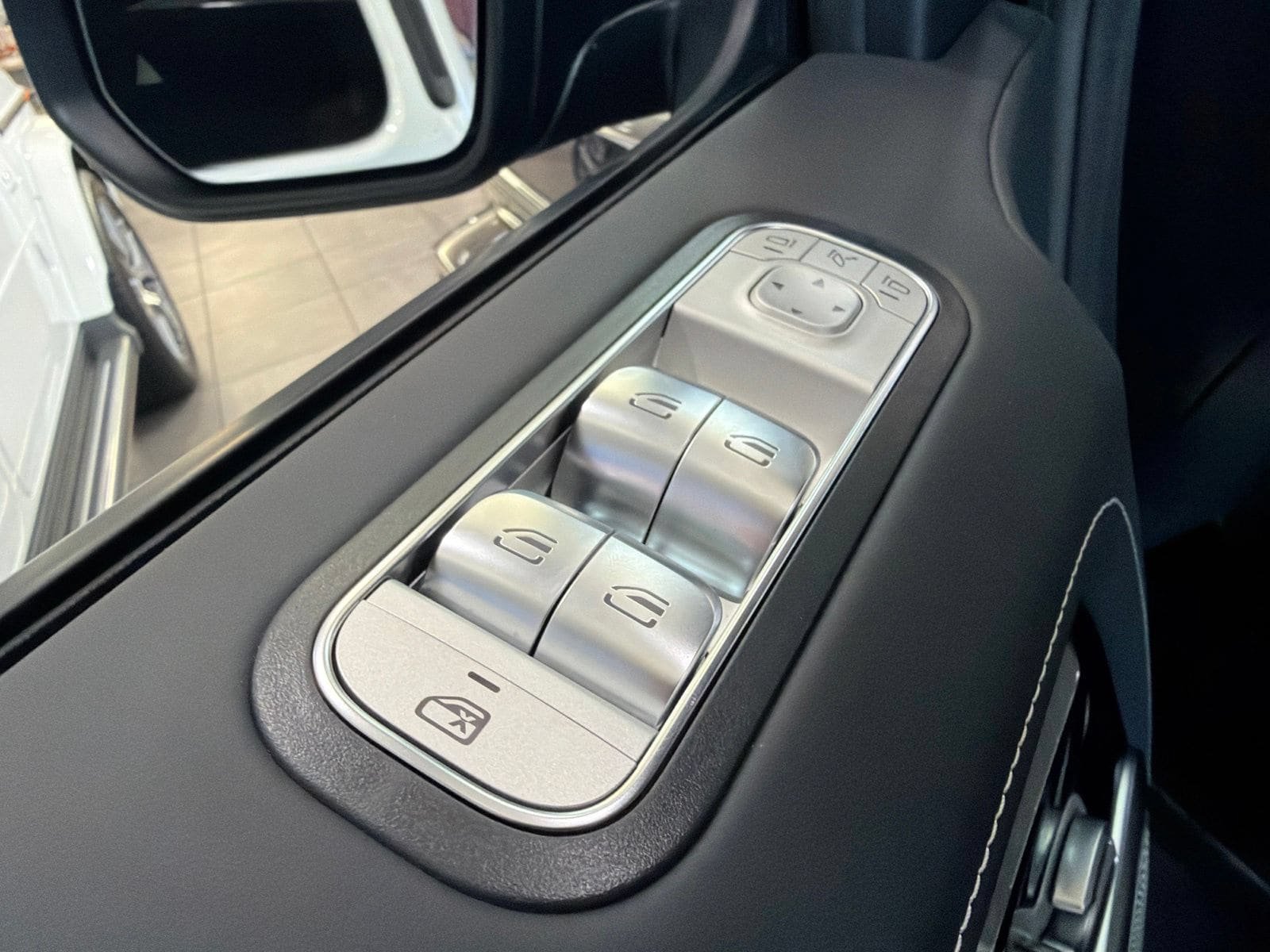 New 2027 Mercedes-Benz G 63 AMG 4MATIC image 10