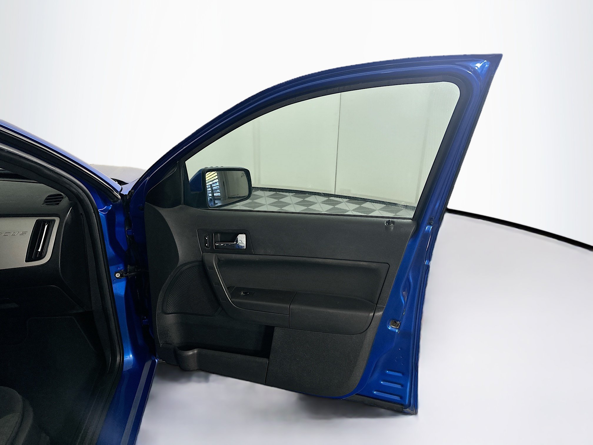 Used 2011 Ford Focus SES w/ 401A Rapid Spec Order Code FWD image 29
