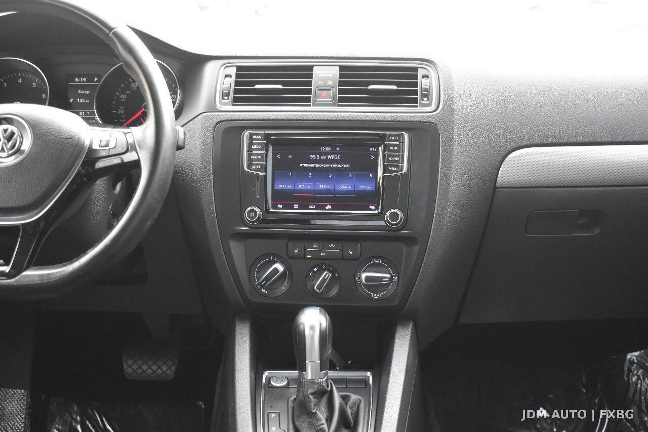 Used 2017 Volkswagen Jetta SE FWD image 23