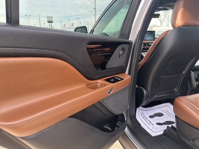Used 2023 Lincoln Aviator Reserve w/ Equipment Group 201A image 26