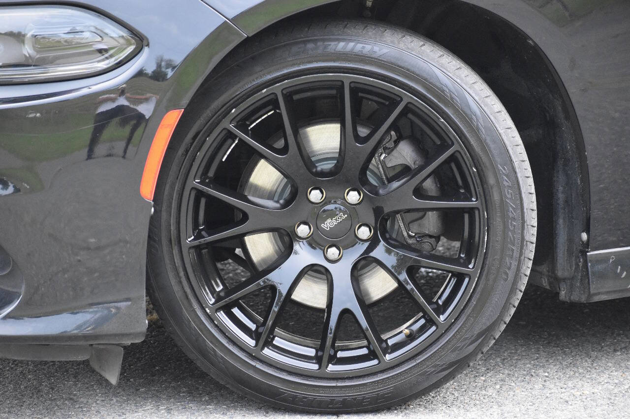 Used 2018 Dodge Charger R/T image 38