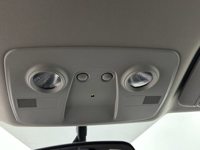 Used 2015 GMC Acadia SLE image 30