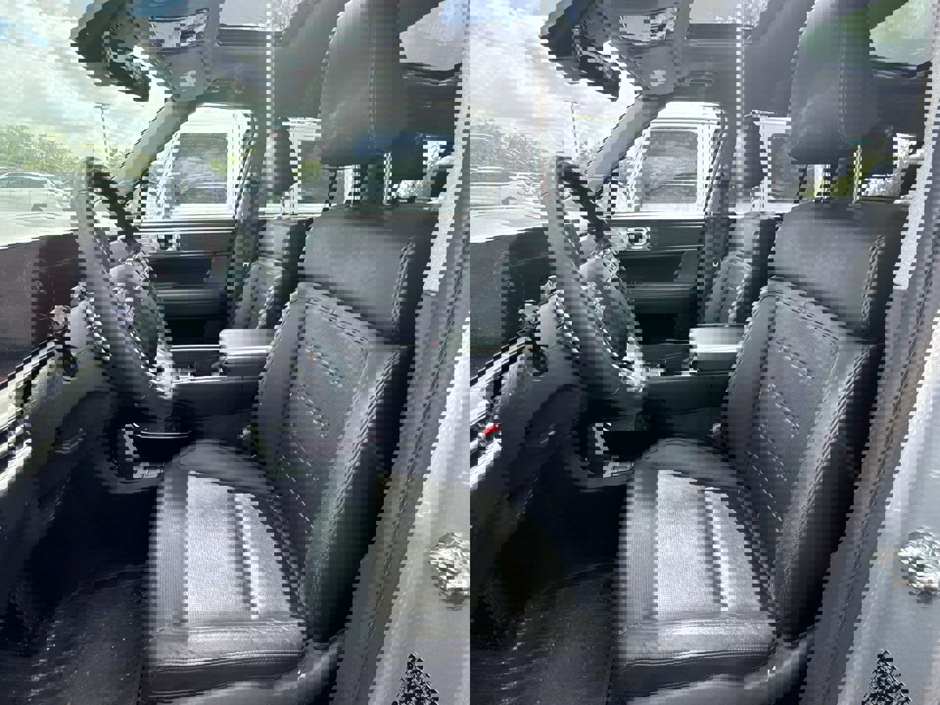 Used 2024 Hyundai Santa Fe Limited image 3