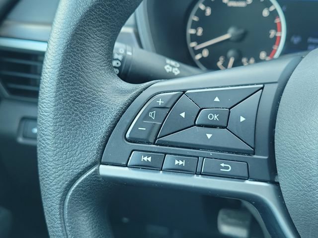 Used 2024 Nissan Altima 2.5 SV FWD image 24
