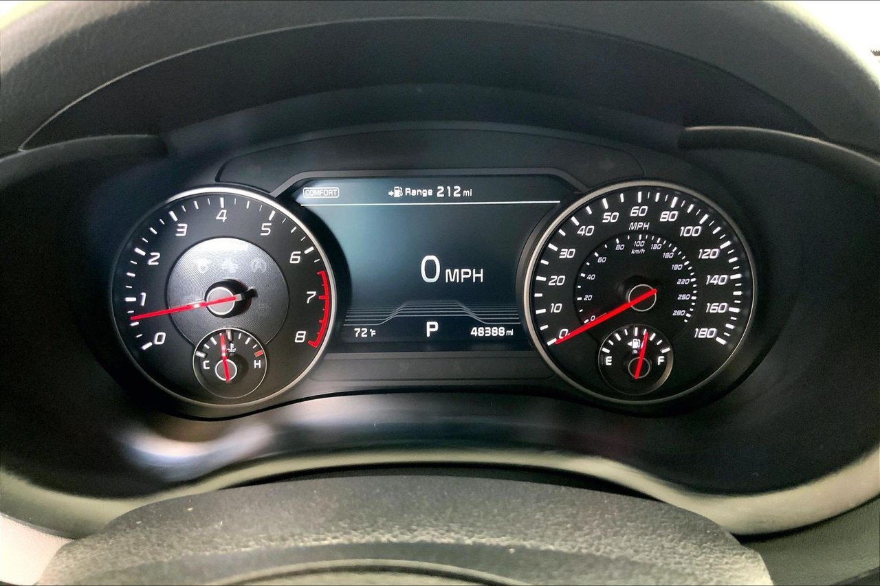 Used 2021 Kia Stinger GT1 RWD image 23