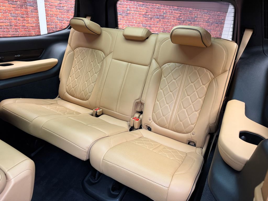 Used 2022 Jeep Grand Wagoneer Series III w/ Rear Seat Video Group 1 AWD/4WD image 26