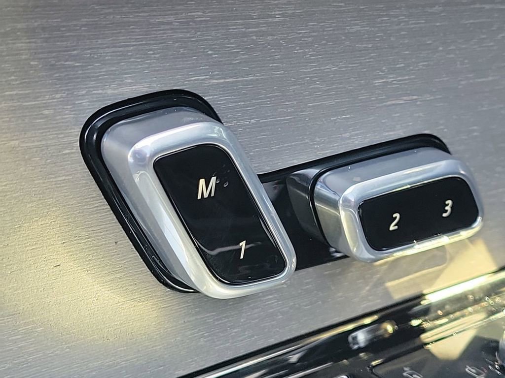 New 2026 Land Rover Range Rover SV image 27