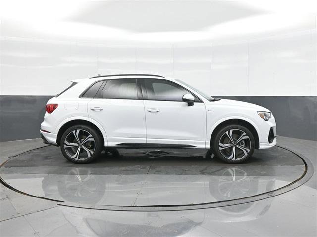 Used 2023 Audi Q3 2.0T Premium Plus w/ Premium Plus Package image 8