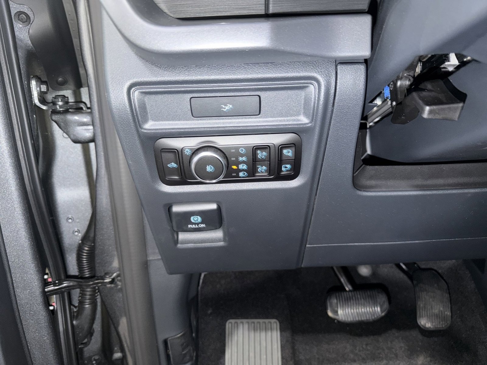 New 2026 Ford F150 XLT w/ Equipment Group 302A MID image 33