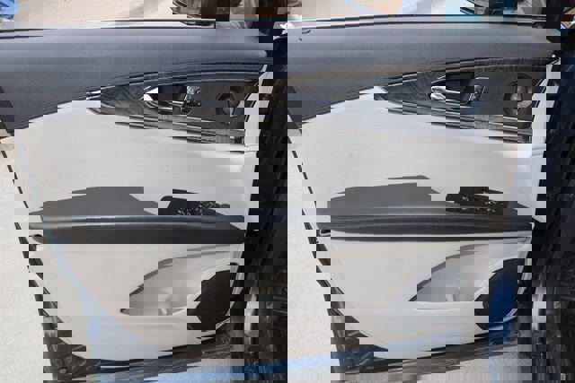 Used 2019 Lincoln Nautilus Reserve image 21