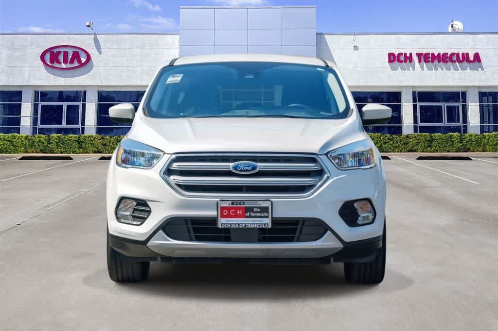 Used 2019 Ford Escape SE FWD image 2