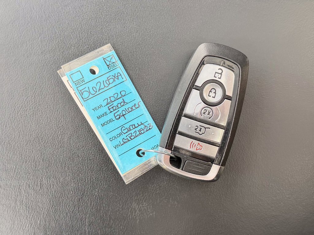 Certified 2020 Ford Explorer Platinum w/ Premium Technology Package image 38