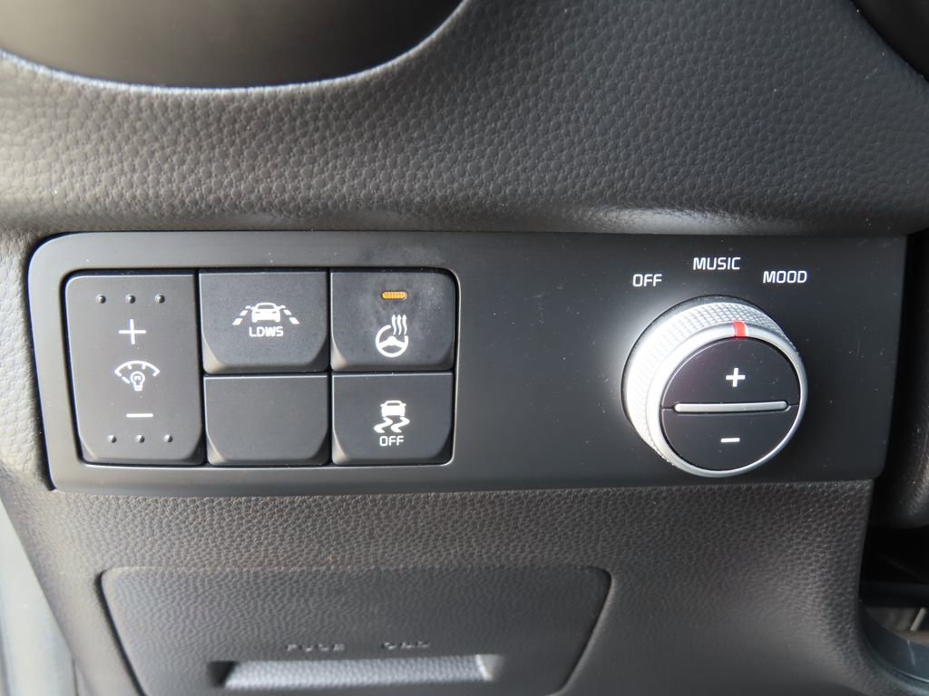 Used 2016 Kia Soul ! w/ Premium Package FWD image 17