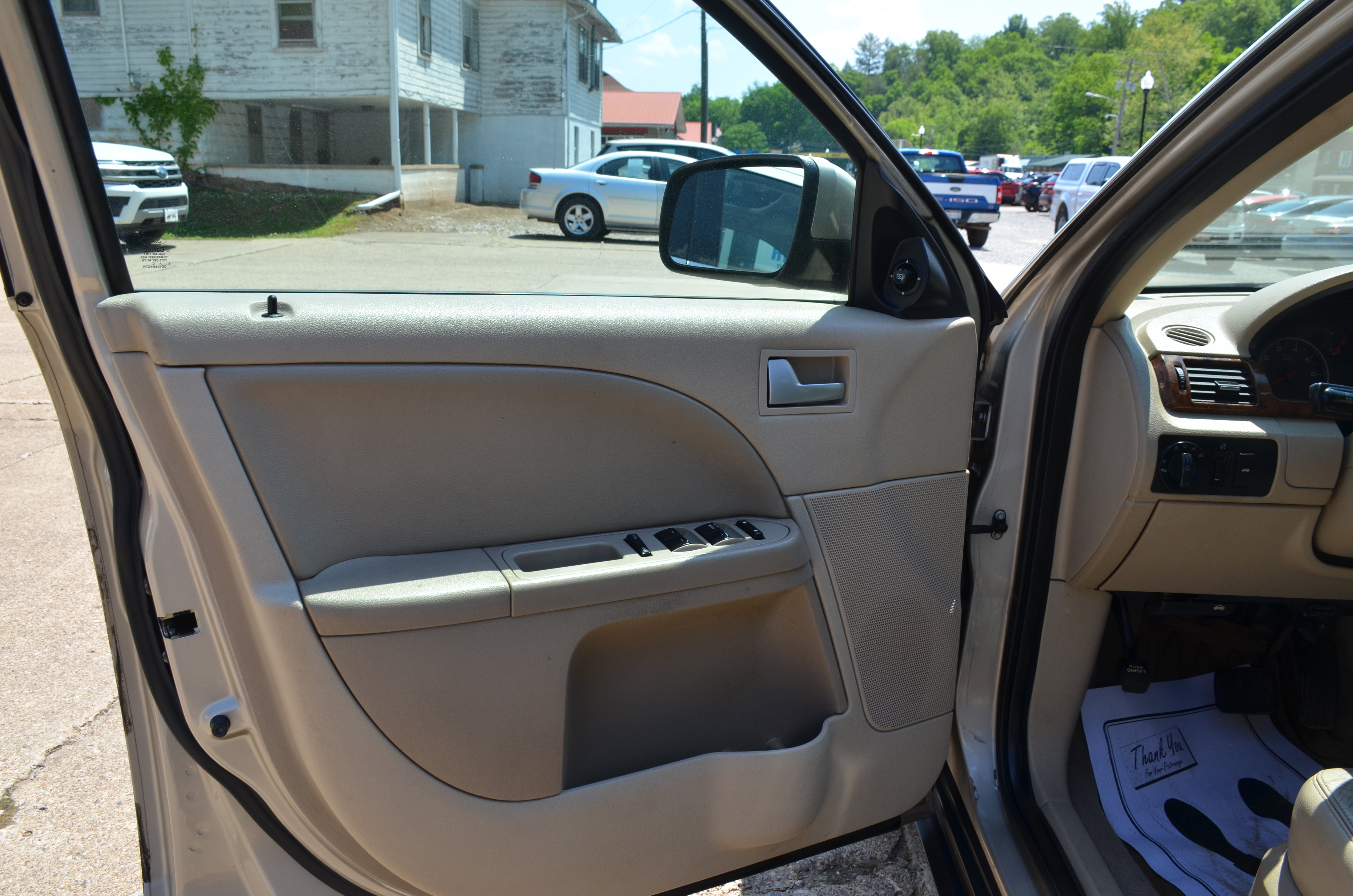 Used 2006 Ford Five Hundred SEL FWD image 13