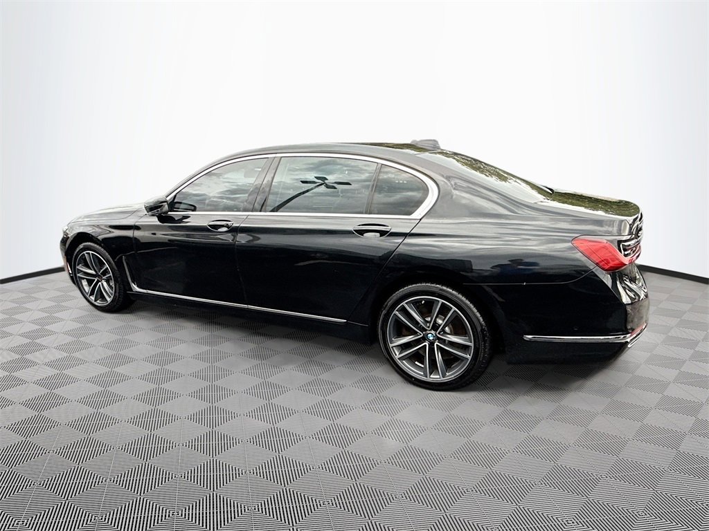 Used 2022 BMW 750i xDrive w/ Executive Package image 9