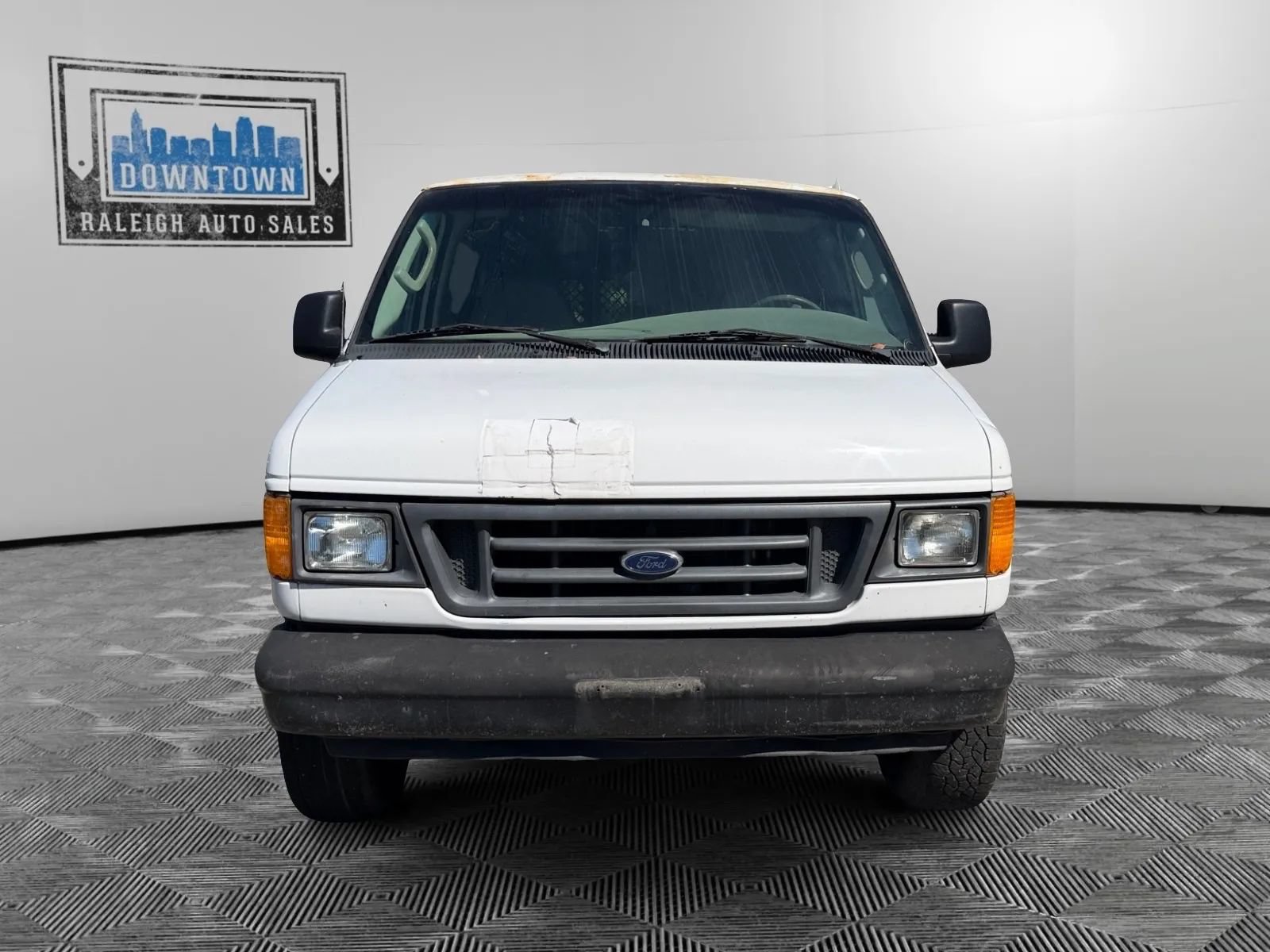 Used 2003 Ford E-250 and Econoline 250 RWD image 3