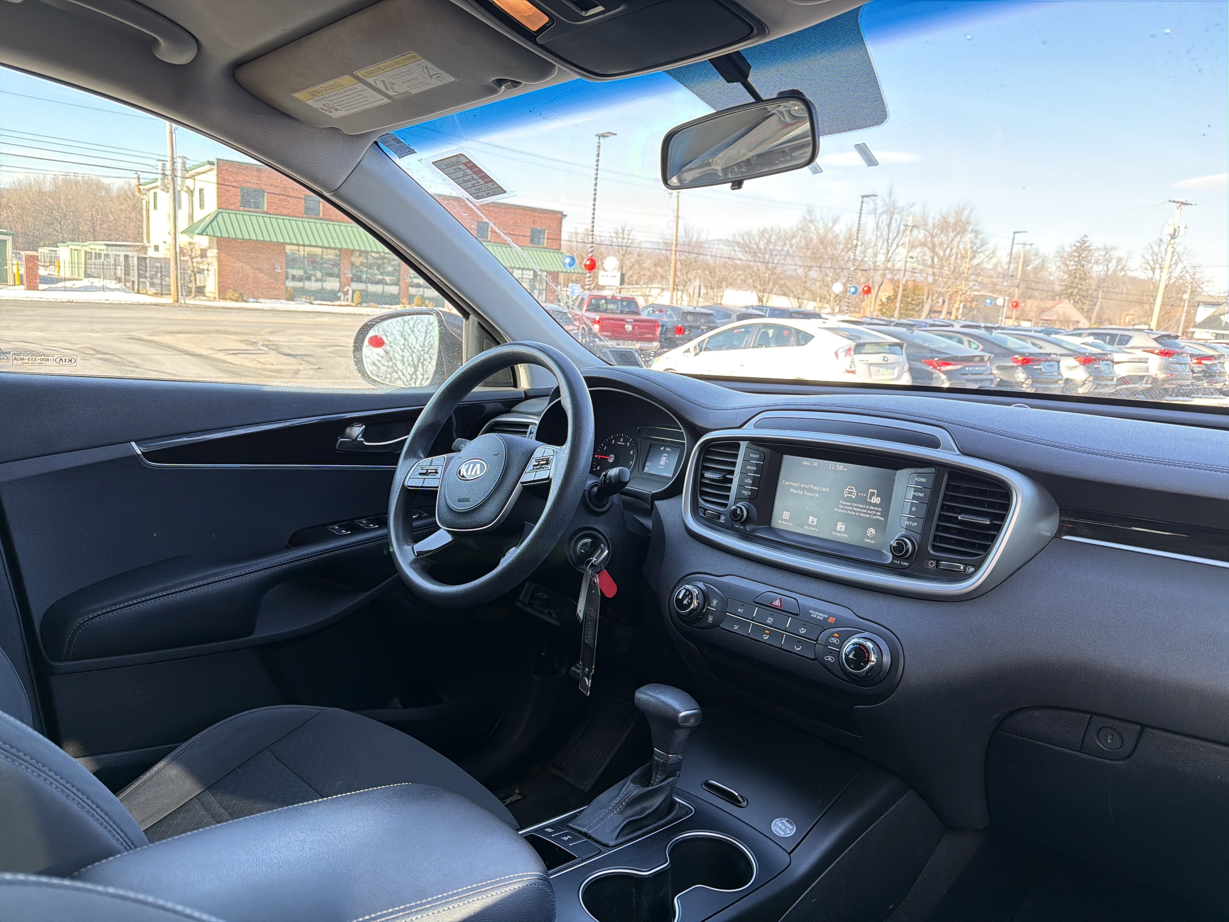 Used 2019 Kia Sorento LX image 16